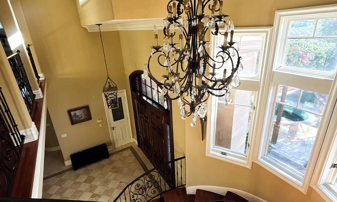 Los Altos Hills Villa | Hilltop Los Altos Stay Near Stanford + Pool, Grill, KTV & Views