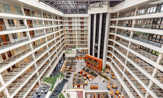 West End Hotel | Hilton Club The District Washington DC