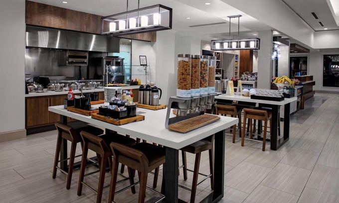 North Brookhaven Hotel | Hilton Garden Inn Atlanta Perimeter Center