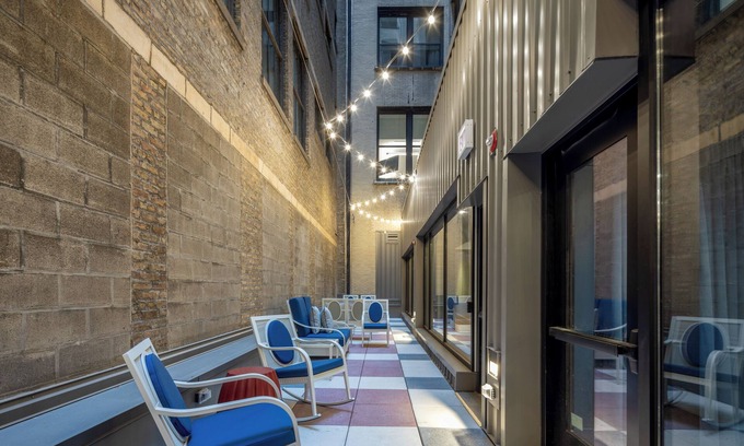 The Loop Hotel | Hilton Garden Inn Chicago Central Loop