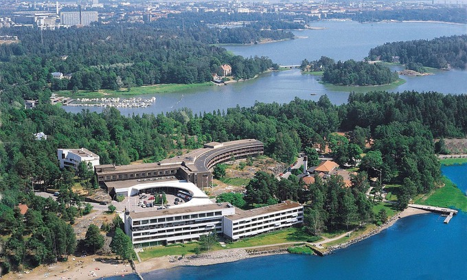 Lantinen District Hotel | Hilton Helsinki Kalastajatorppa