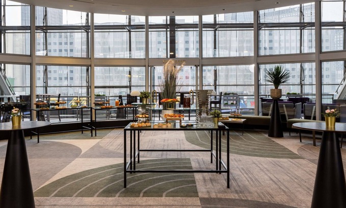 Puteaux Hotel | Hilton Paris La Defense Hotel