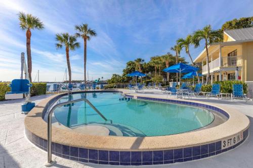 Old Naples Resort | Hilton Vacation Club Charter Club Naples Bay