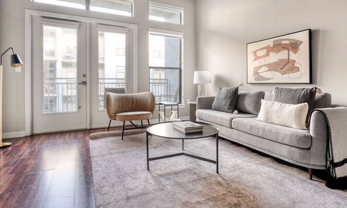 Barton Heights Apartment | Hip Barton Springs 1BR w/ W/D, Gym & Pool, nr Town Lake, by Blueground