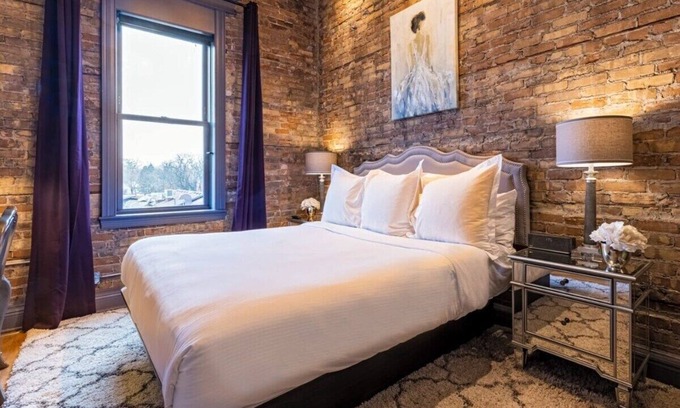 West Dundee Apartment | Hip Urban Loft-Small Town Charm - 124 LOFTS #3