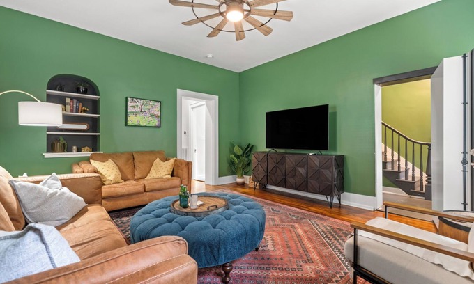 Shelbyville House | Historic 1909 Gem/Modern Comfort on the Bourbon Trail