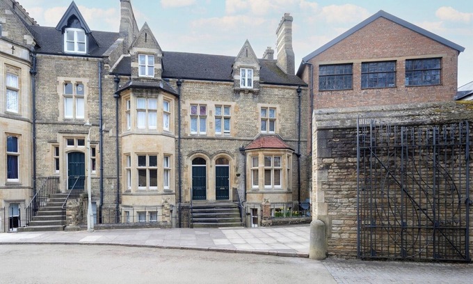 Peterborough Apartment | Historic 1BD in Central Peterborough