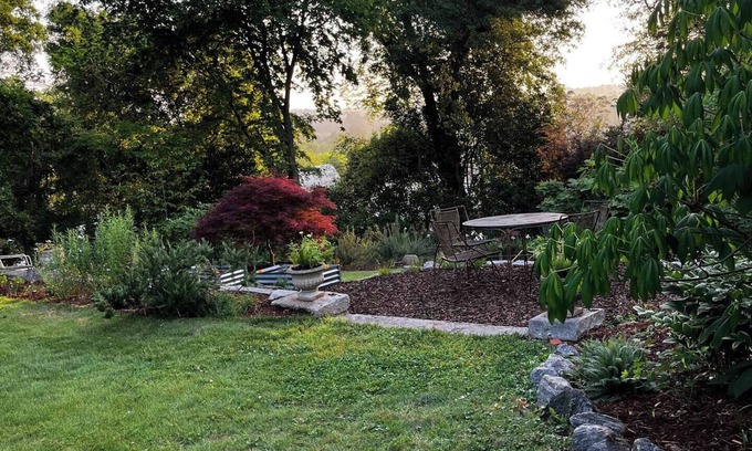 Athens House | Historic 3-bedroom home in beautiful Athens. Walkable to town and Campus.