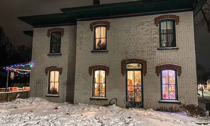 Algona House | Historic 3 -bedroom house in Algona close to downtown WiFi. 2 parks nearby