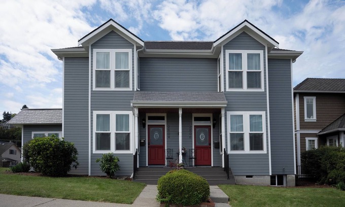 Old Town House | Historic 3-bedroom townhome in the heart of Old Town Tacoma with AC