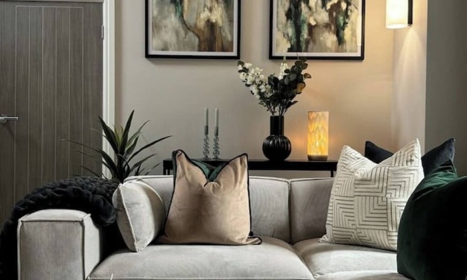 Northern Quarter Apartment | Historic 5* Tudor Residence: Penthouse