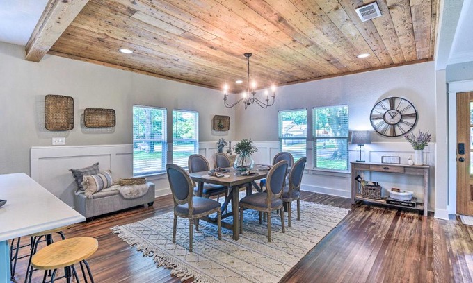 Waxahachie House | Historic and Fully Renovated Waxahachie Home!