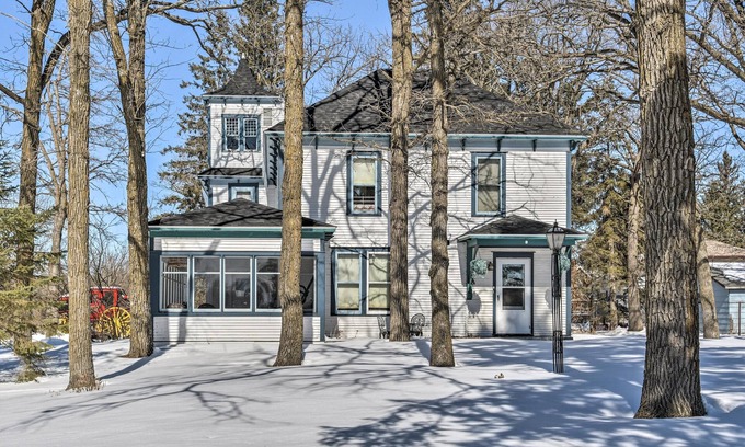 Backus House | Historic Backus Home, Steps to Pine Mountain Lake!