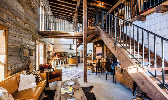 Martin City House | Historic Carriage House 10min from West Glaciern