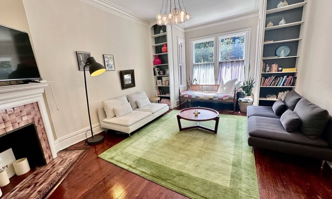 Dupont Circle House | Historic DC rowhome - five minutes from the White House