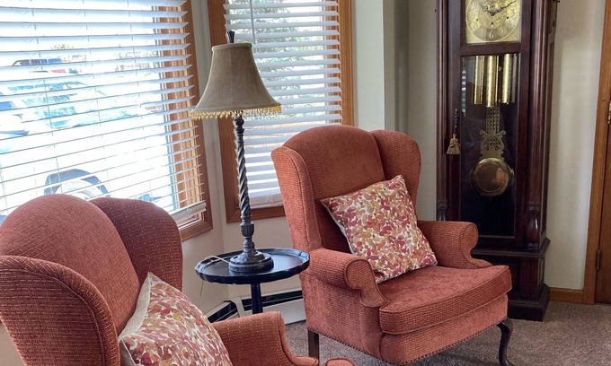 Windsor House | Historic Downtown Home - Walk to the lake and restaurants!