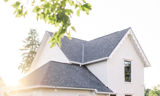 McMinnville Other | Historic Farmhouse Walking Distance to 3rd Street - Fire Pit, Cornhole, BBQ