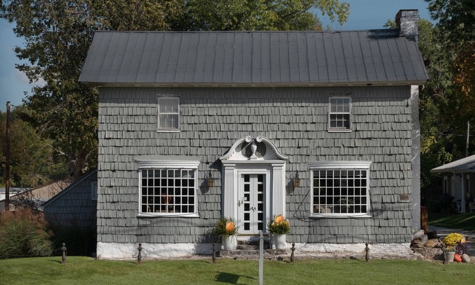 Ozark House | Historic home across the street from the Ozark Mill and Finley Farms property