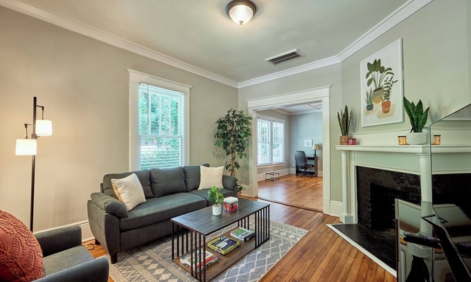 Southwest Raleigh House | Historic Home by Downtown Raleigh & NC State