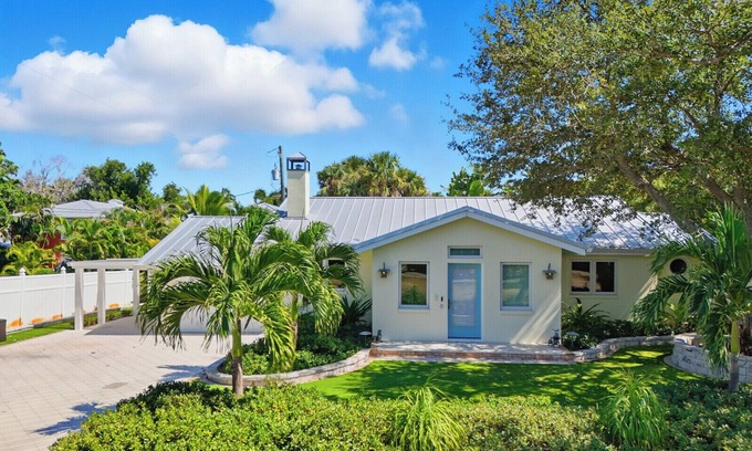 Downtown Boca Grande Historic District House | Historic Home - No Stairs - 4BD/4BTh - In the Village of Boca Grande - Sleeps 10