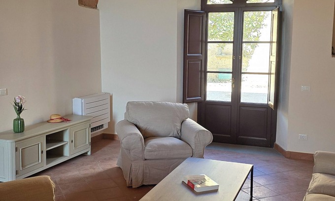 Castelnuovo di Val di Cecina House | Historic House Casa Alloro Castello di Vecchienna - 30 mn from the sea