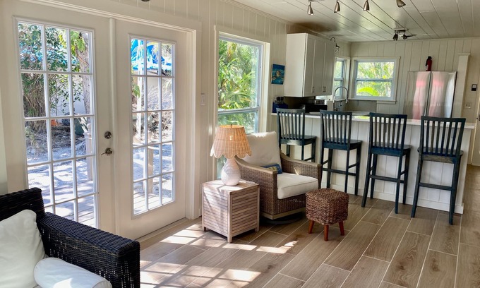 Whitney Beach Cottage | Historic Longbeach Village Cottage - Private Home