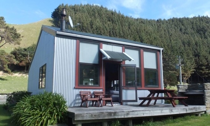 Queen Charlotte Sound House | Historic Former Whaler's School Cottage
