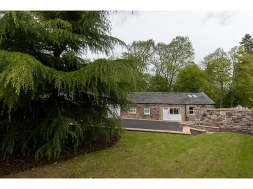Duddingston Apartment | Historic Stone Built 4BR Cottage for 8 W/Parking