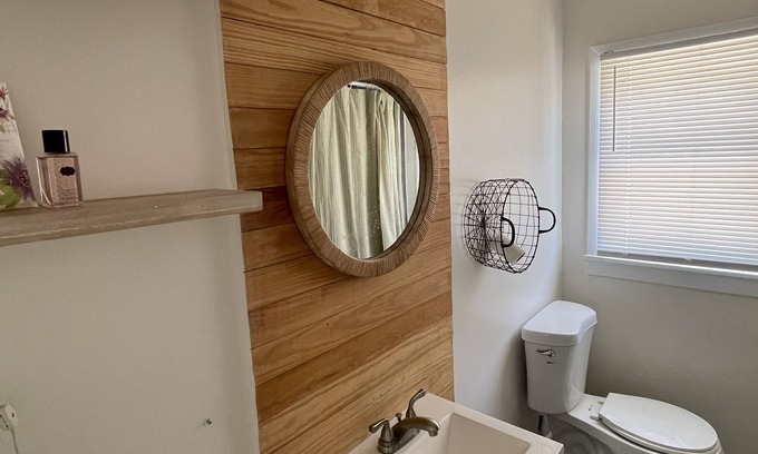 Bonita Springs Cottage | Historical Cottage Snowbird-Friendly/ Walk to Riverside Park & Downtown Coffee.