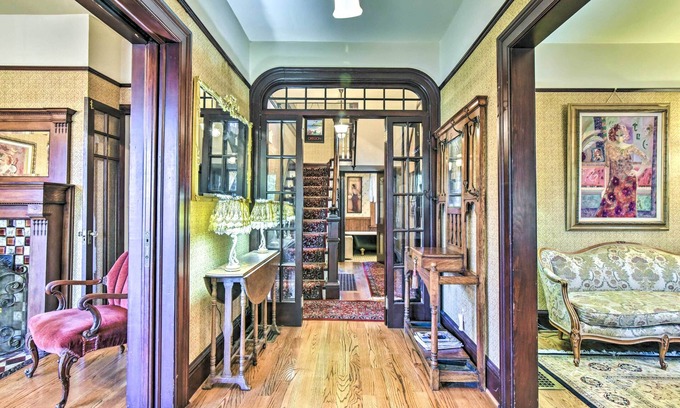 Lloyd District Cottage | Historical Portland Home < 2 Mi to Downtown!