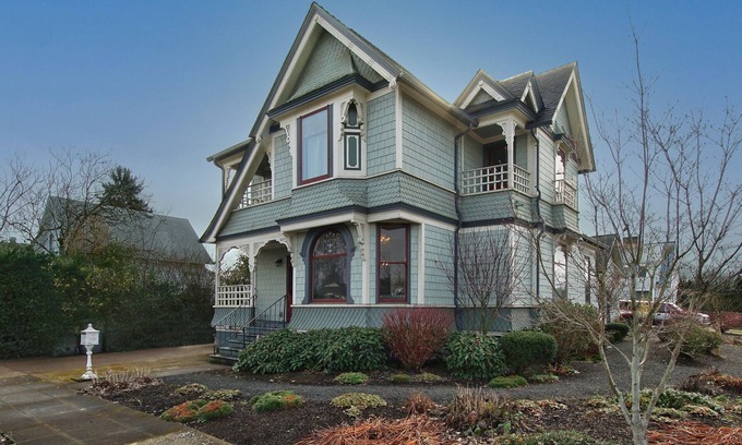 McMinnville House | HISTORICAL VICTORIAN, BEAUTIFULLY RESTORED