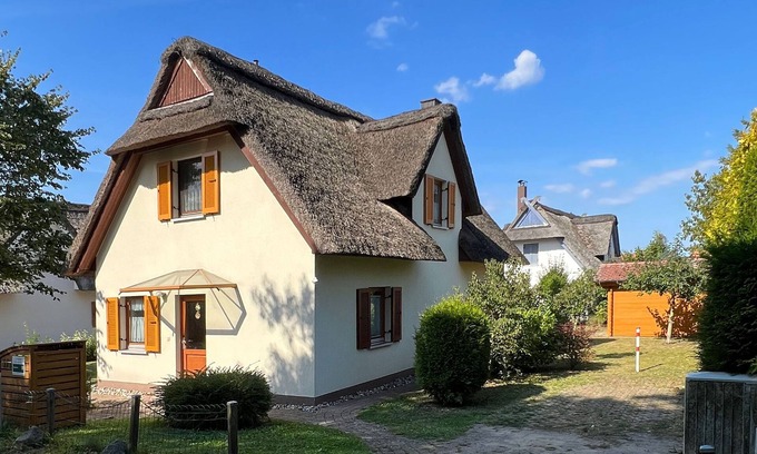 Insel Poel House | Holiday home Reethus Blinkfüer - holiday under the thatch!