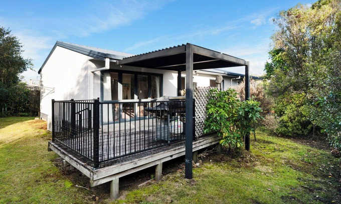 Kuratau House | Hoani Honey - Kuratau Holiday Home