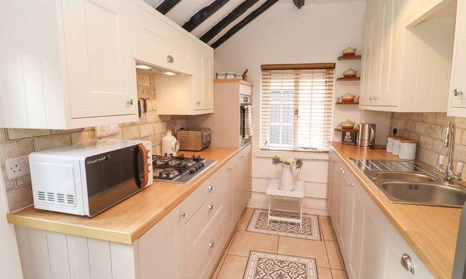 Malmesbury Cottage | Hobbes Cottage