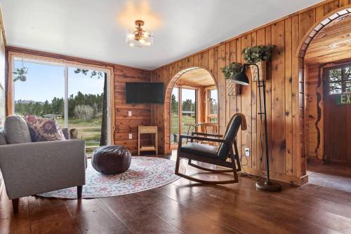 Custer House | Hobbit Hole BHBungalows #3