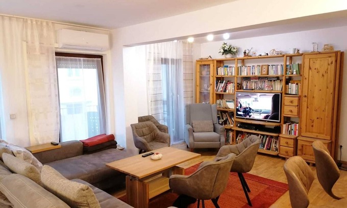 Bayreuth Apartment | Hofgarten apartment = Bayreuth's best location, with parking space 150sqm with air conditioning