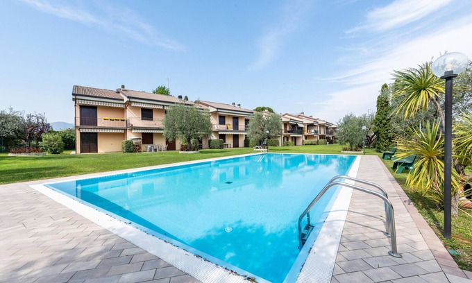 San Felice del Benaco Apartment | Holiday Apartment "Colibri" with Shared Pool