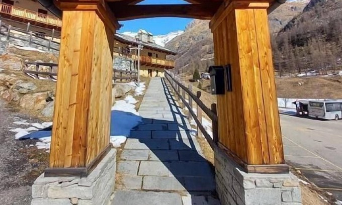 Gressoney-la-Trinite Apartment | Holiday apartment Gressoney la Trinite' for 4 persons with 2 bedrooms - Penthouse holiday apartment