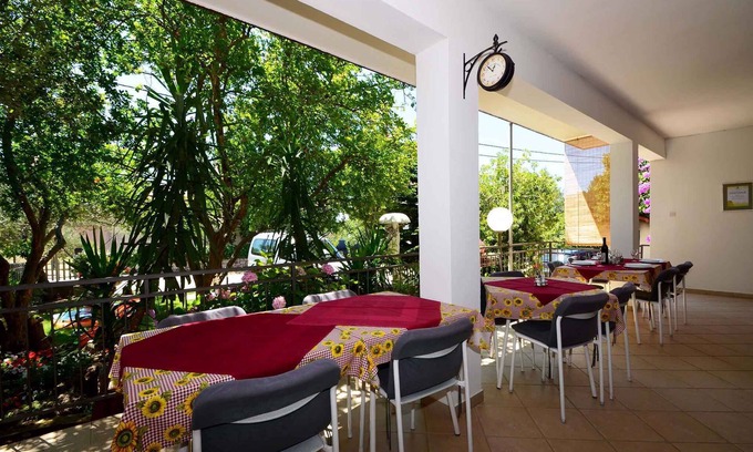 Starigrad Apartment | Holiday apartment with terrace and air conditioning
