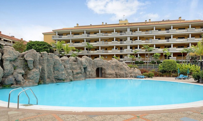 Puerto de la Cruz Apartment | Holiday Apartment "Casa Fran" with Mountain View, Shared Pool & Wi-Fi