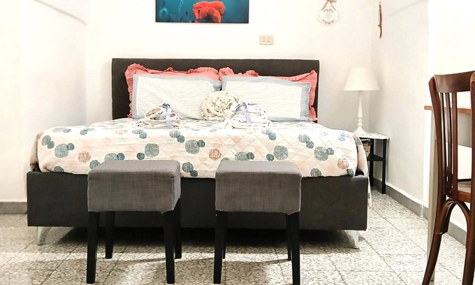 Polignano a Mare Apartment | Holiday Apartment "Chiarina Rooms" with A/C & Wi-Fi