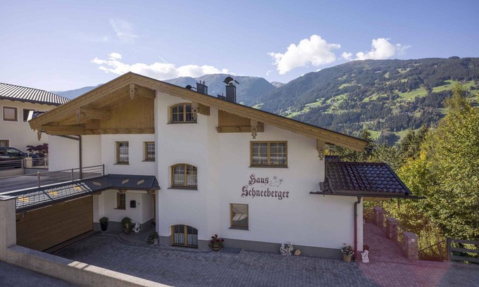 Gerlosbergeben Apartment | Holiday apartment with terrace in the skiing area