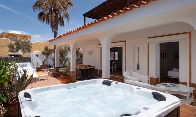 Callao Salvaje Apartment | Holiday Apartment 'Obsidian Villa Estrella Del Mar' with Private Terrace and Air Conditioning