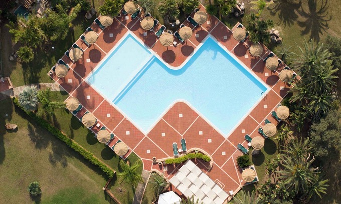 Campulongu Apartment | Holiday apartment with swimming pool near the sea