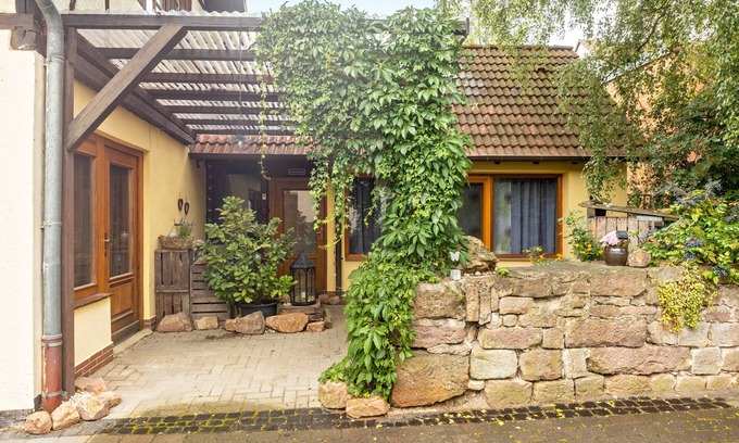 Vollmarshausen Apartment | Holiday Apartment '1 Room' with Private Terrace and Wi-Fi