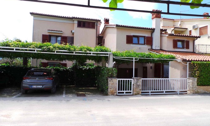 Medulin Apartment | Holiday apartment 150 m to the beach with barbecue