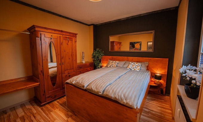 Mitte Apartment | Holiday Apartment '2' with Private Garden and Wi-Fi