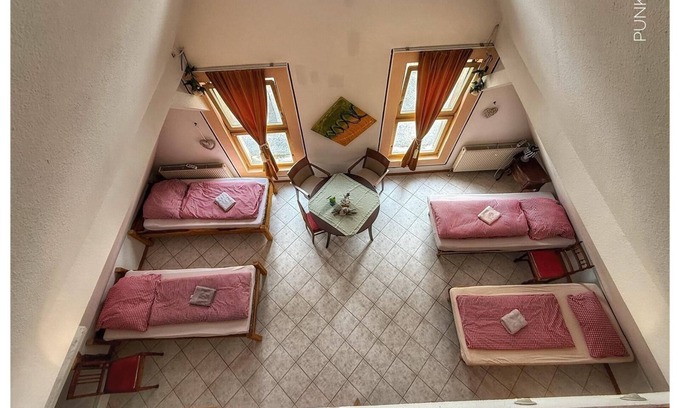 Burghaslach Apartment | Holiday Apartment "Apartment 2" with Garden & Wi-Fi