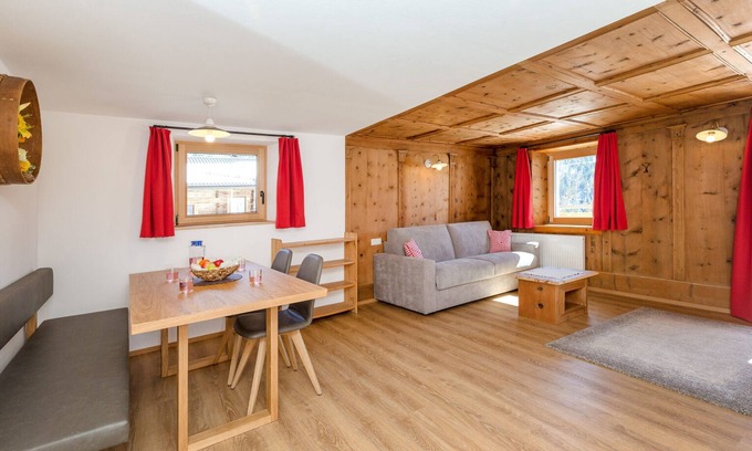 Valle di Casies Apartment | Holiday Apartment 'Ausserharmerhof Anno 1556' with Mountain View, Shared Garden and Wi-Fi