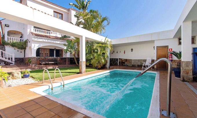 Valsequillo de Gran Canaria Apartment | Holiday Apartment 'Bonita Casa Para El Relax' with Mountain Views, Pool and Wi-Fi